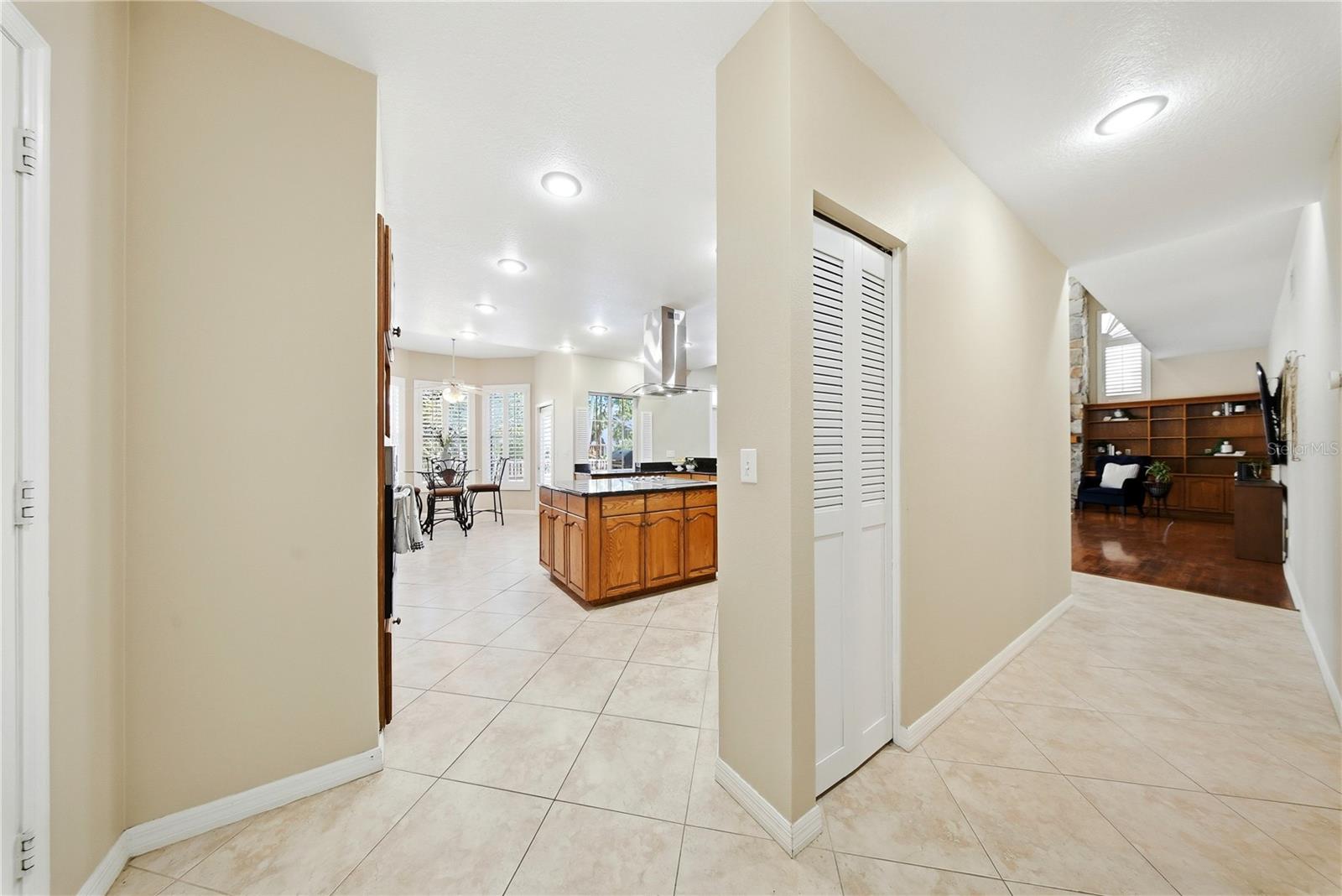 833 MARCO DR NE, ST PETERSBURG, FL, 33702