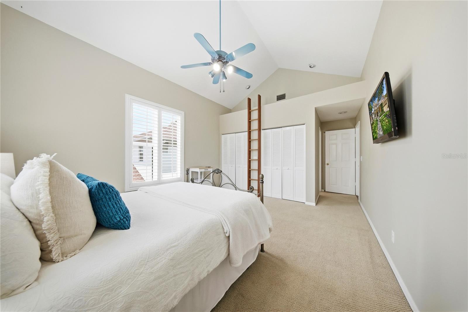 833 MARCO DR NE, ST PETERSBURG, FL, 33702