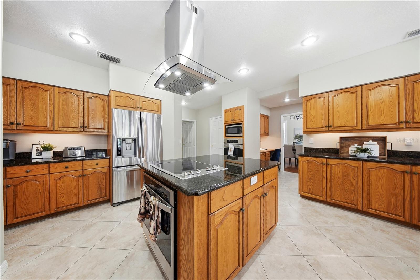 833 MARCO DR NE, ST PETERSBURG, FL, 33702