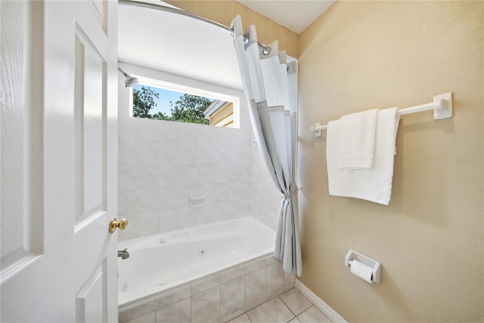 833 MARCO DR NE, ST PETERSBURG, FL, 33702