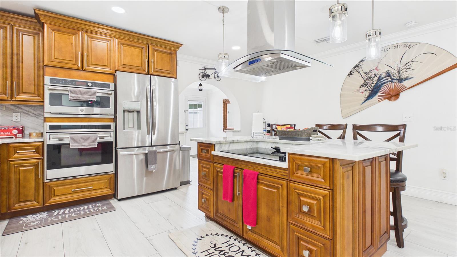 8721 N ORANGEVIEW AVE, TAMPA, FL, 33617