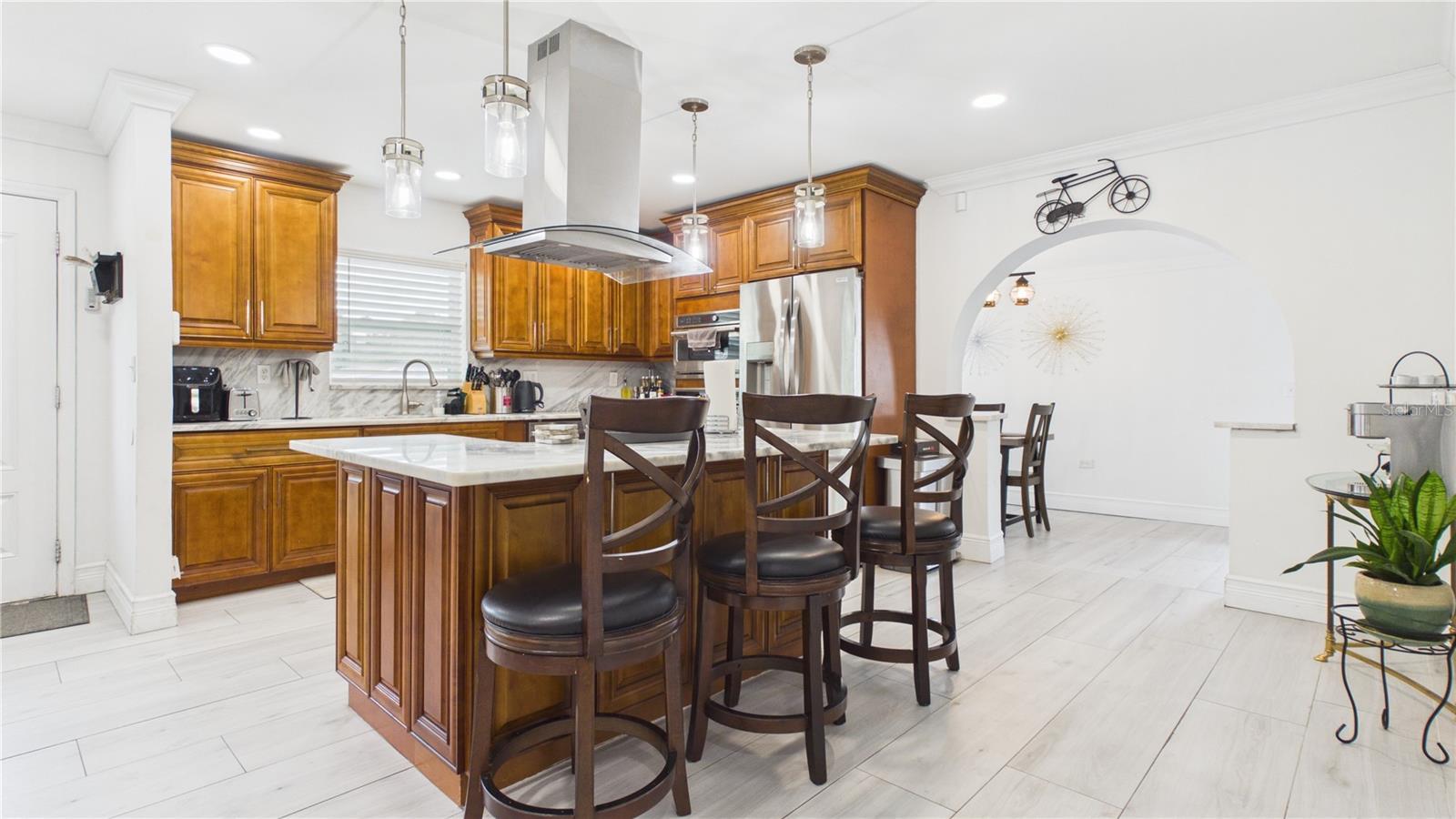 8721 N ORANGEVIEW AVE, TAMPA, FL, 33617