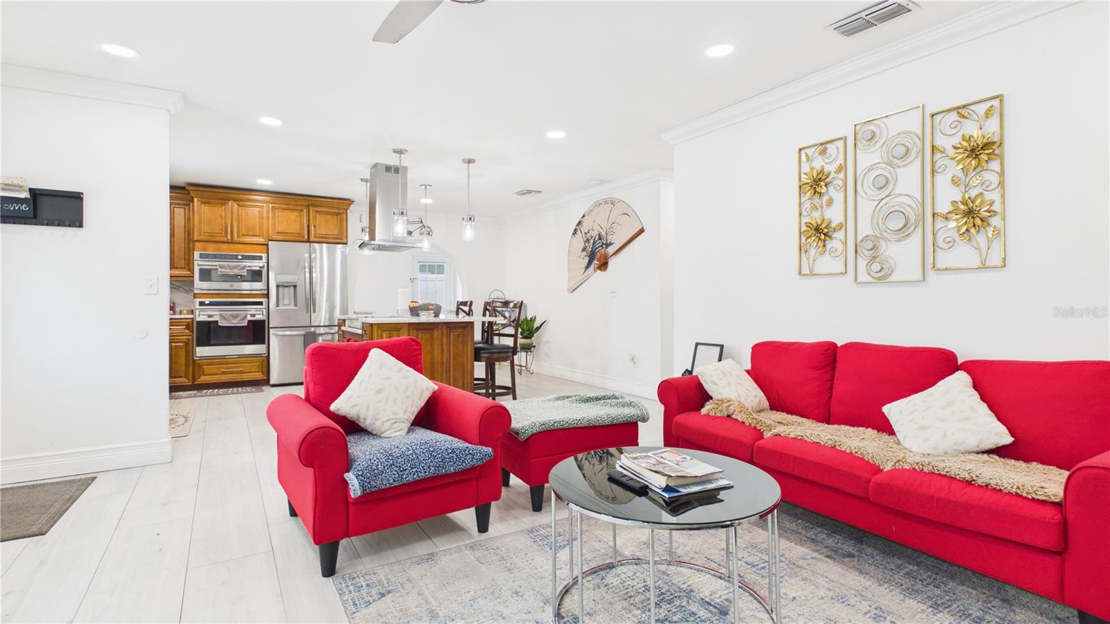 8721 N ORANGEVIEW AVE, TAMPA, FL, 33617