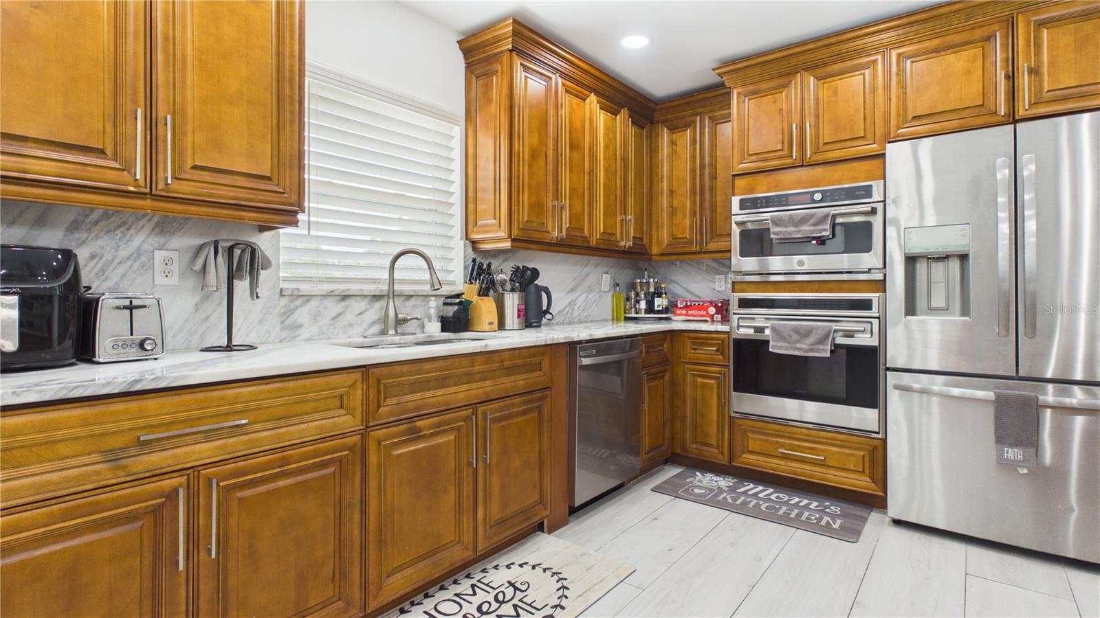 8721 N ORANGEVIEW AVE, TAMPA, FL, 33617