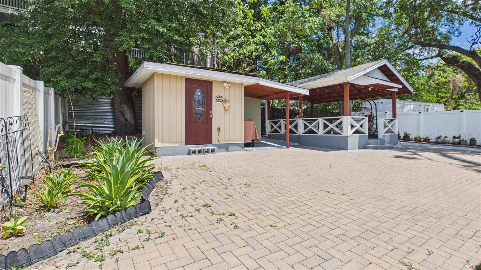 8721 N ORANGEVIEW AVE, TAMPA, FL, 33617