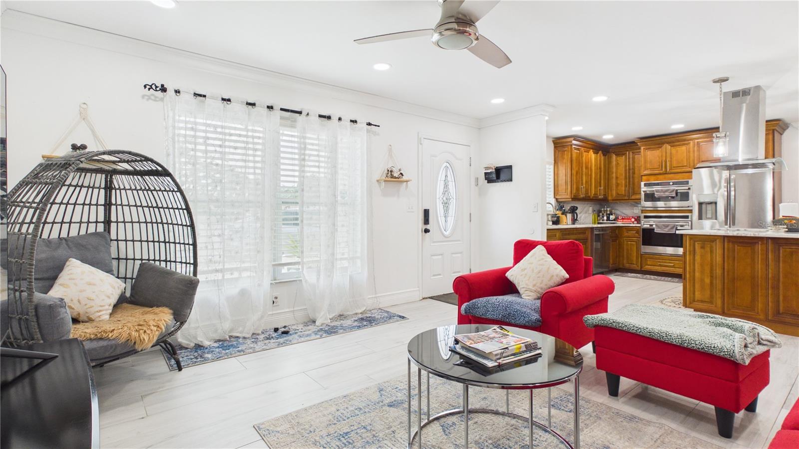 8721 N ORANGEVIEW AVE, TAMPA, FL, 33617
