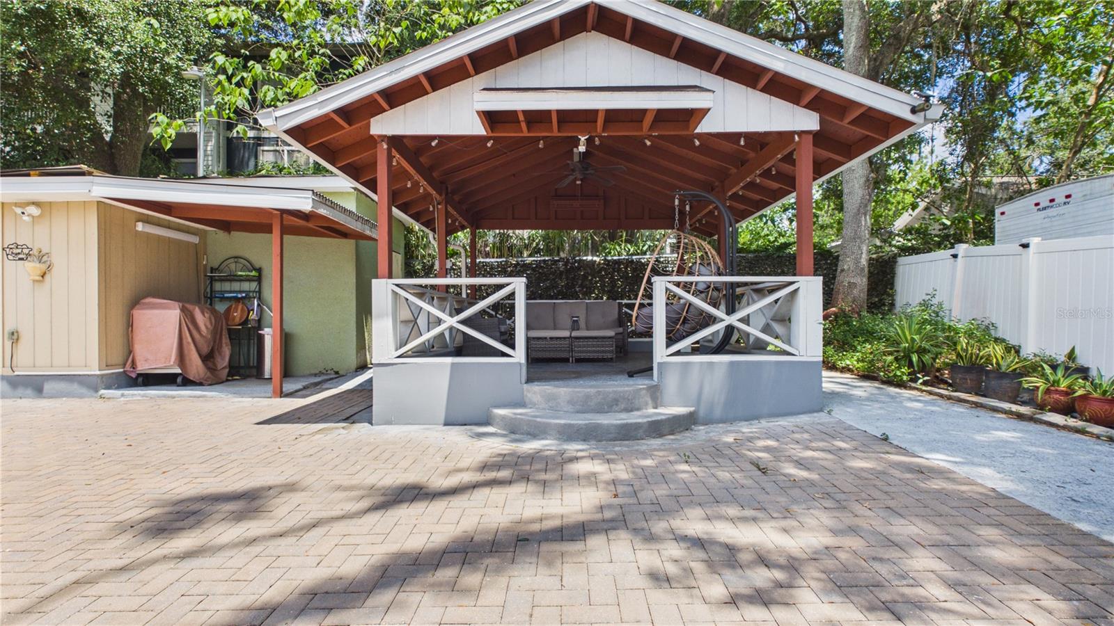 8721 N ORANGEVIEW AVE, TAMPA, FL, 33617