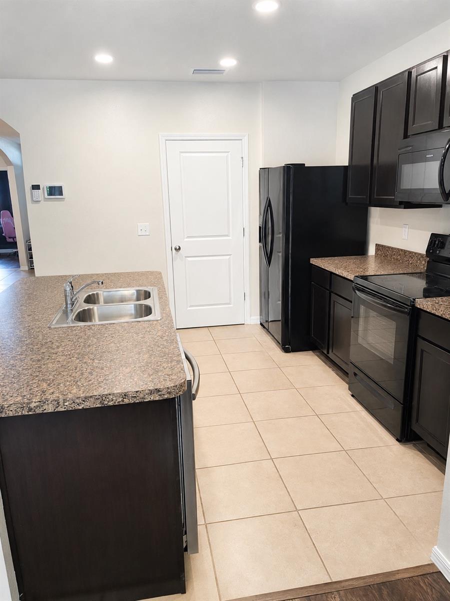 9902 SE 37TH TER, BELLEVIEW, FL, 34420