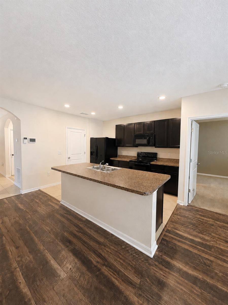9902 SE 37TH TER, BELLEVIEW, FL, 34420