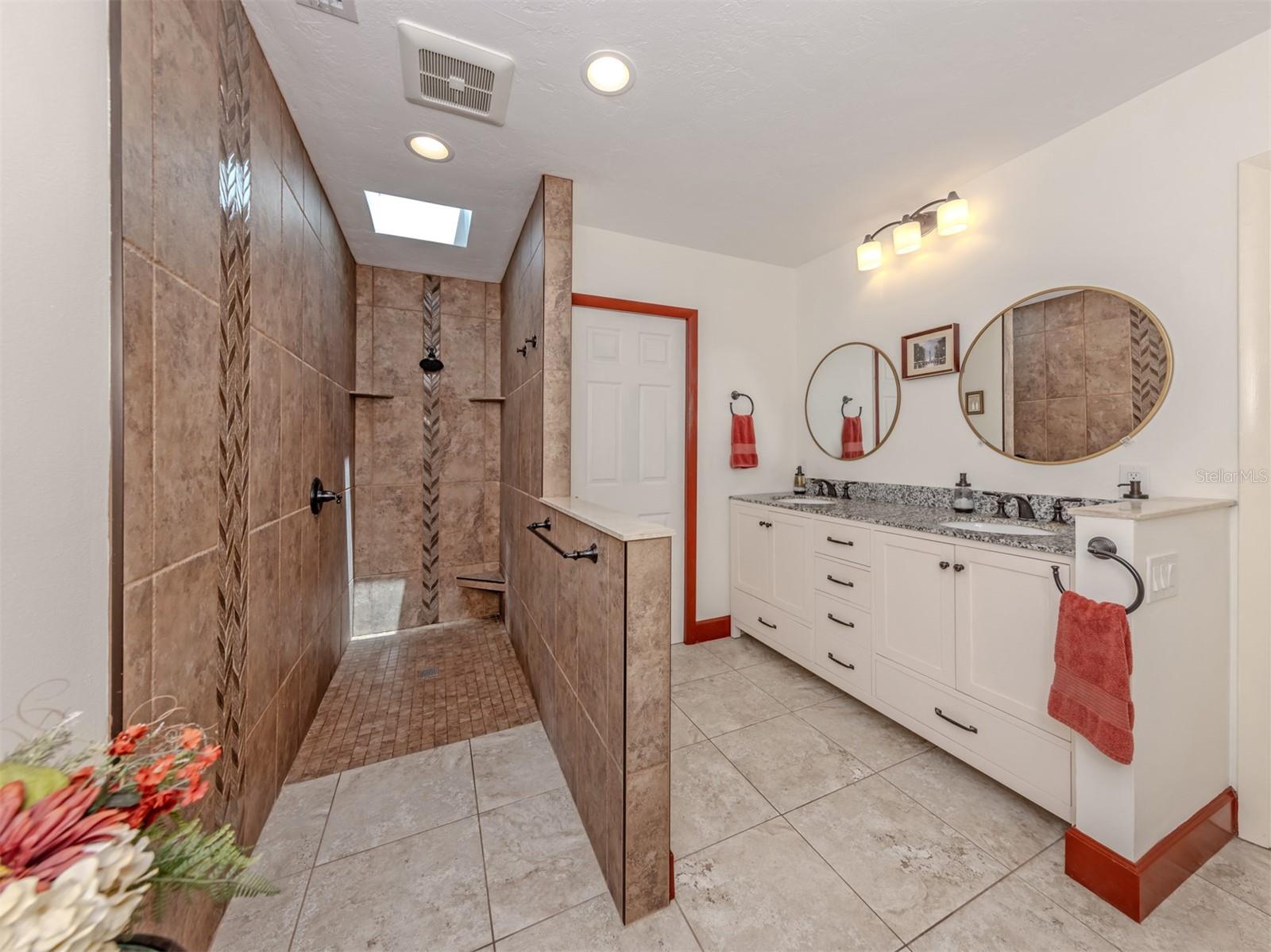 500 ALHAMBRA RD, VENICE, FL, 34285