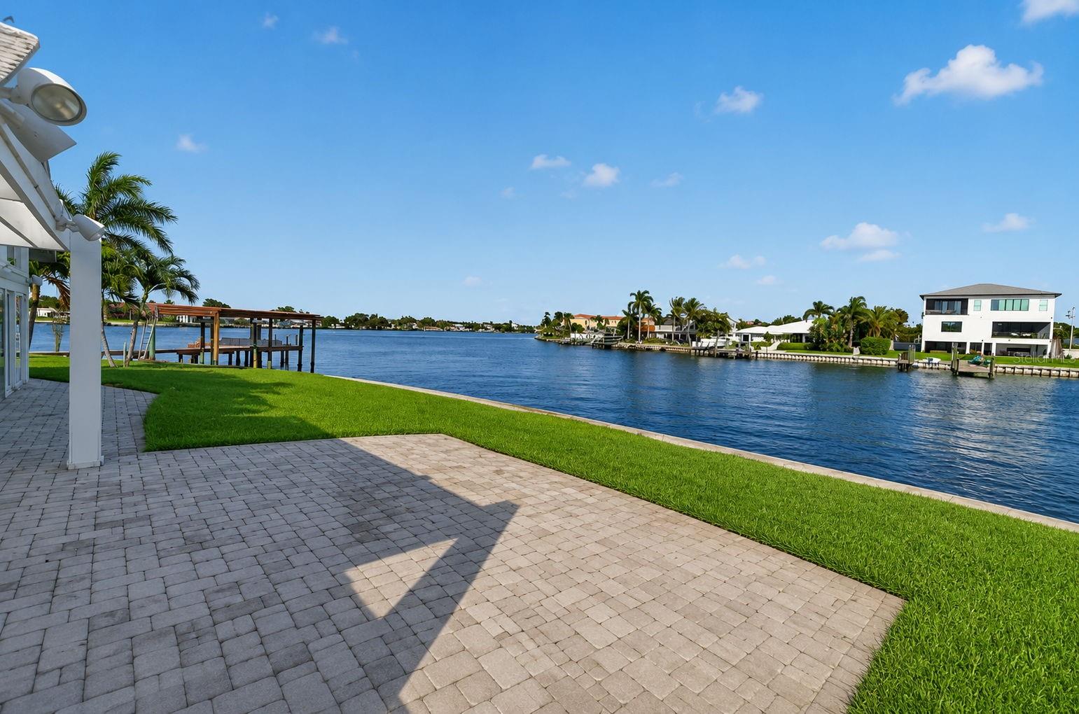 1276 37TH AVE NE, ST PETERSBURG, FL, 33704