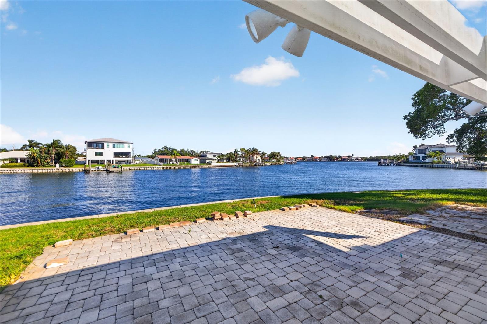 1276 37TH AVE NE, ST PETERSBURG, FL, 33704