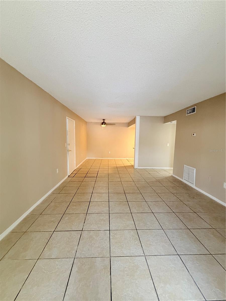 908 LAKE DESTINY RD #B, ALTAMONTE SPRINGS, FL, 32714