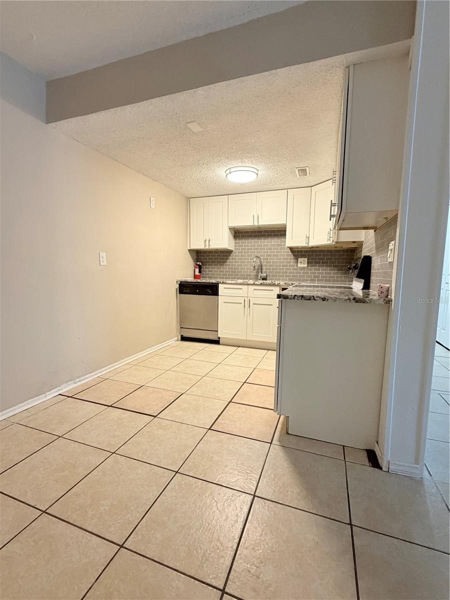 908 LAKE DESTINY RD #B, ALTAMONTE SPRINGS, FL, 32714