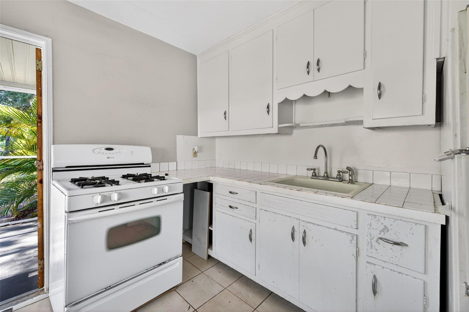 2122 6TH AVE N, ST PETERSBURG, FL, 33713