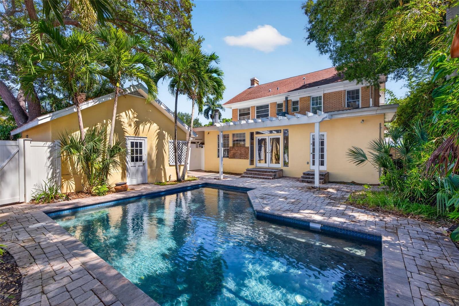 835 16TH AVE NE, ST PETERSBURG, FL, 33704