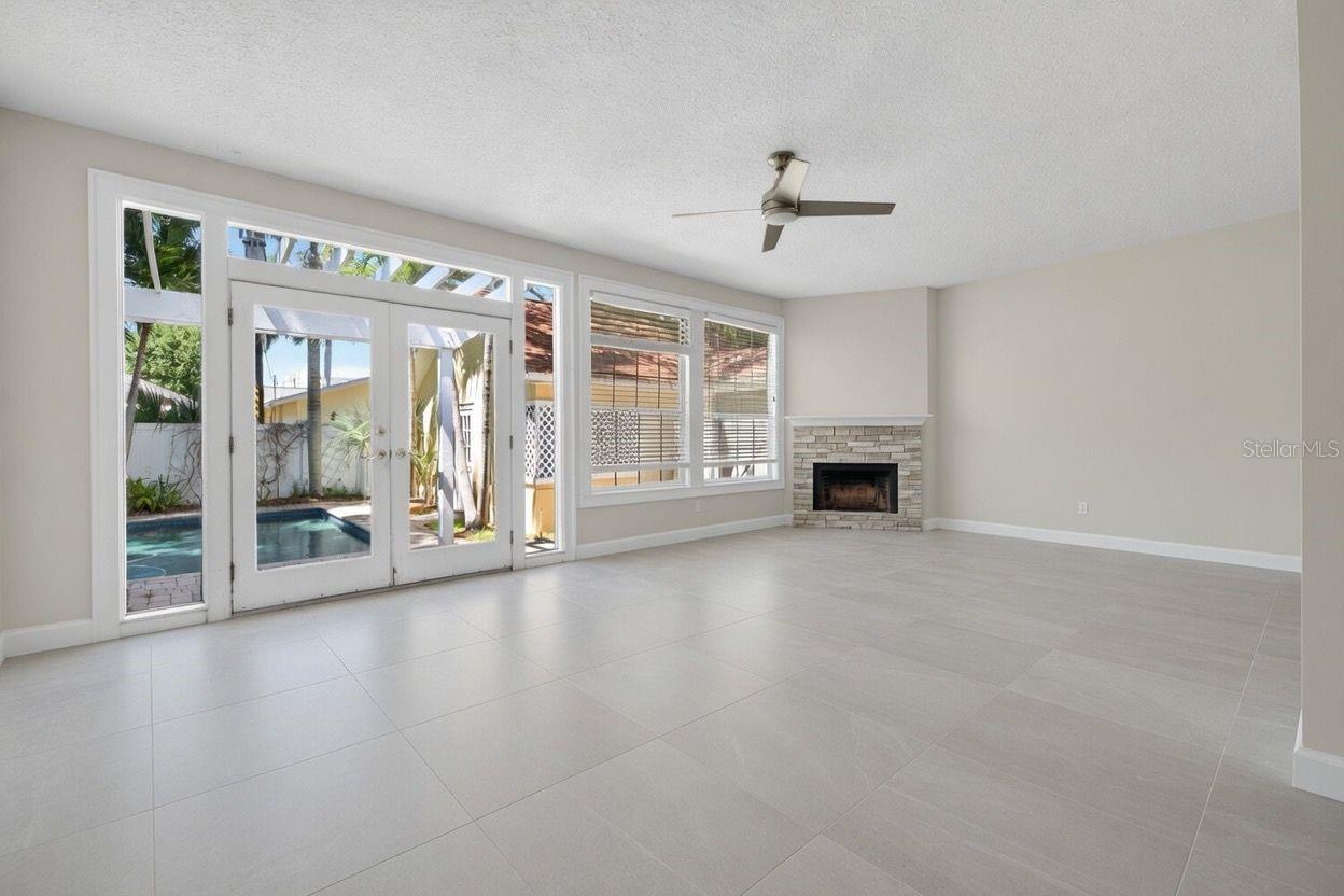 835 16TH AVE NE, ST PETERSBURG, FL, 33704