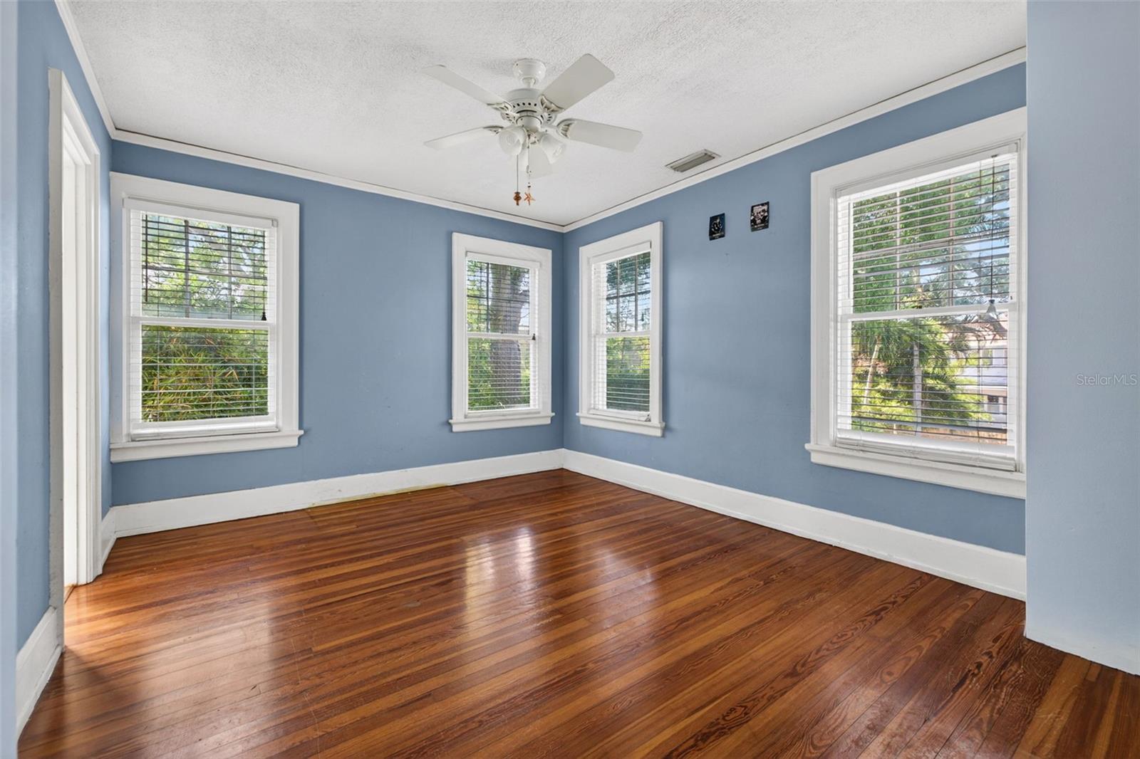 835 16TH AVE NE, ST PETERSBURG, FL, 33704