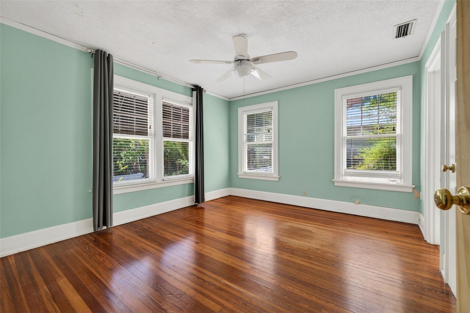 835 16TH AVE NE, ST PETERSBURG, FL, 33704
