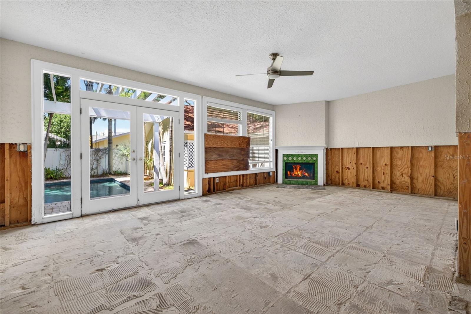 835 16TH AVE NE, ST PETERSBURG, FL, 33704
