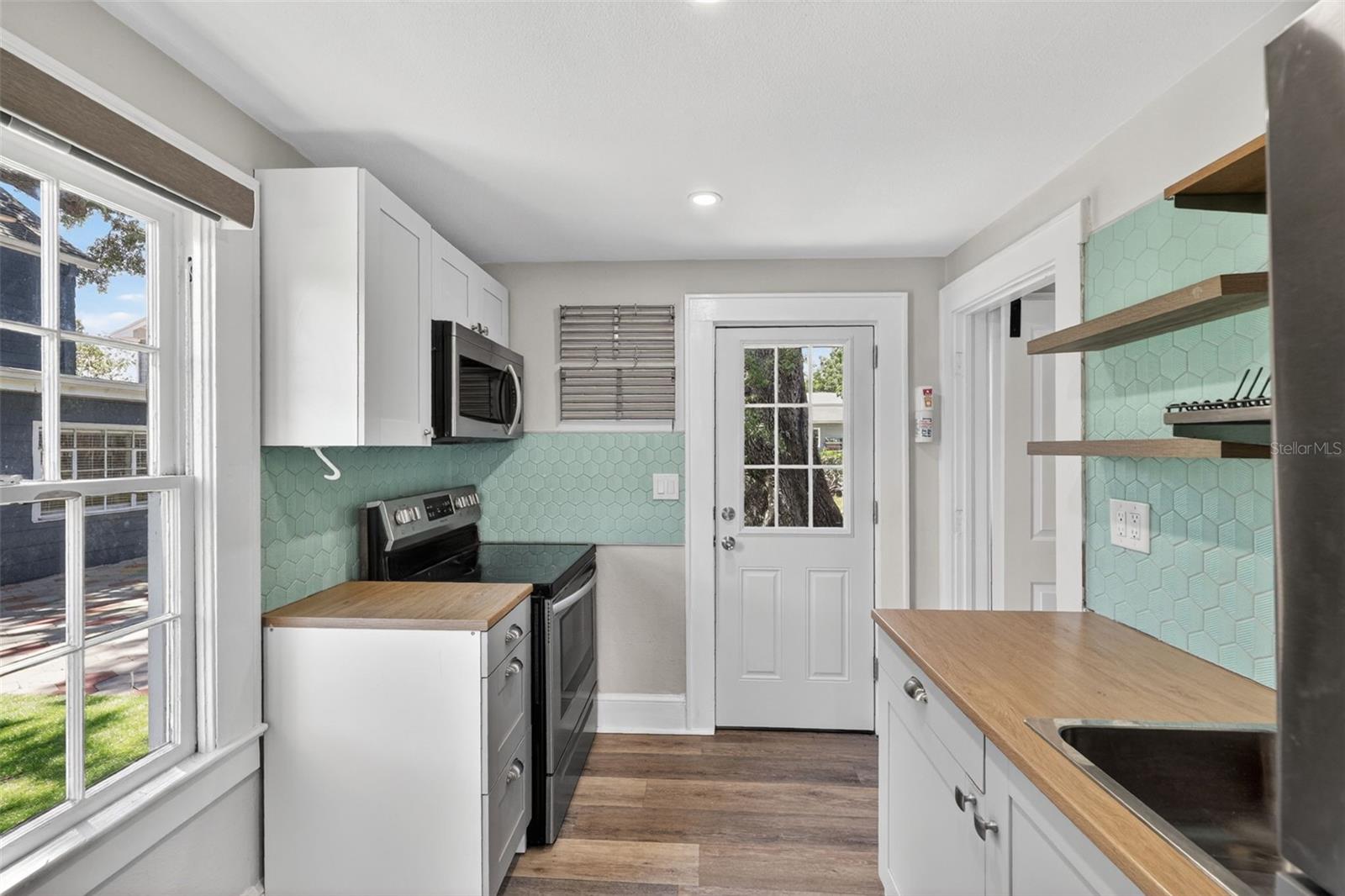 320 N BETTY LN, CLEARWATER, FL, 33755