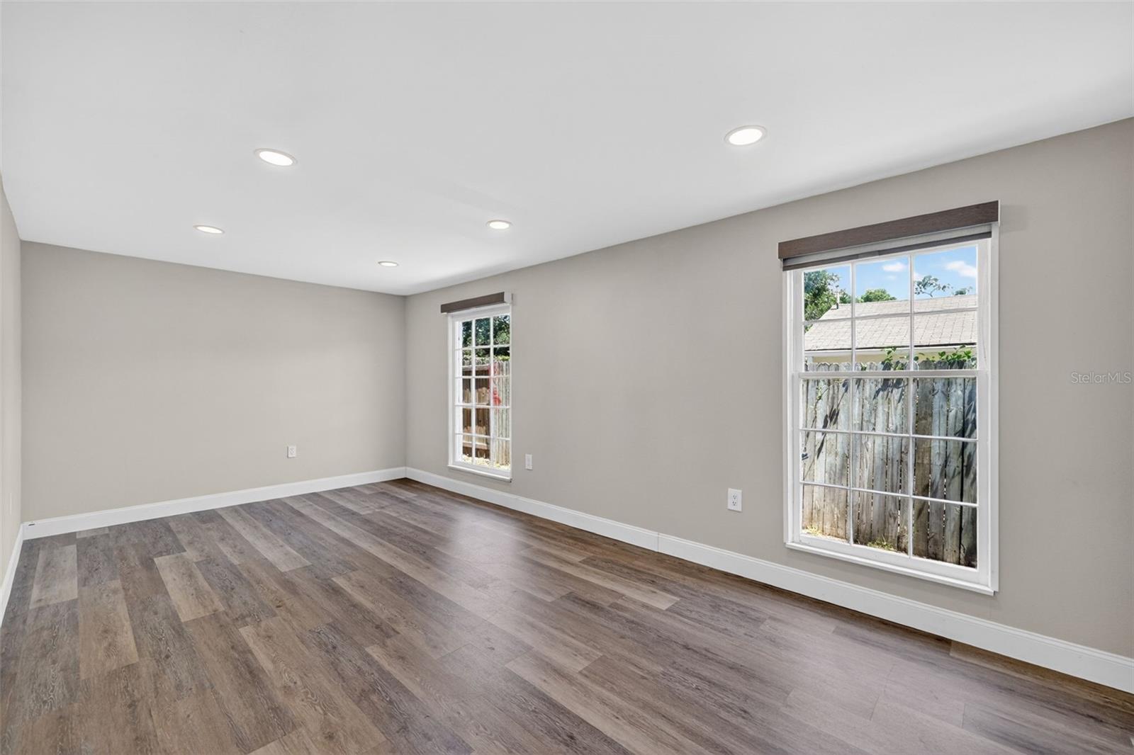 320 N BETTY LN, CLEARWATER, FL, 33755
