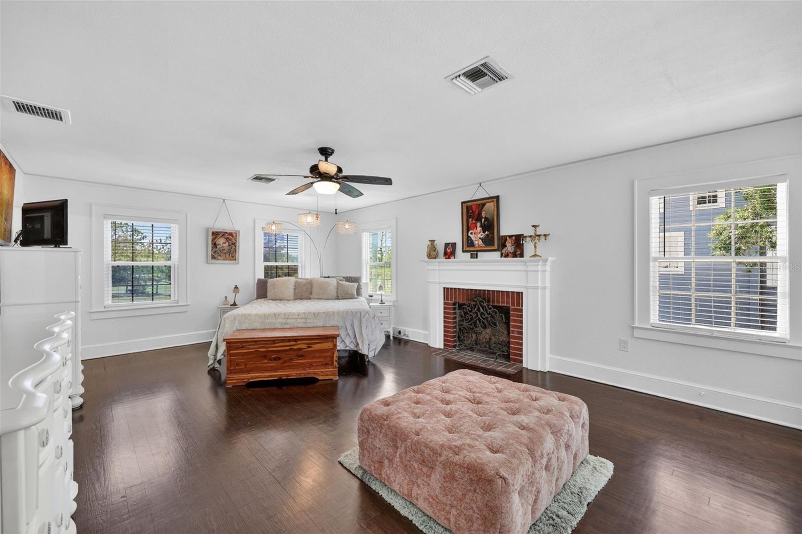 320 N BETTY LN, CLEARWATER, FL, 33755