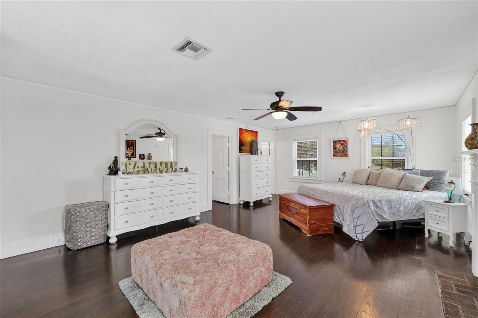 320 N BETTY LN, CLEARWATER, FL, 33755