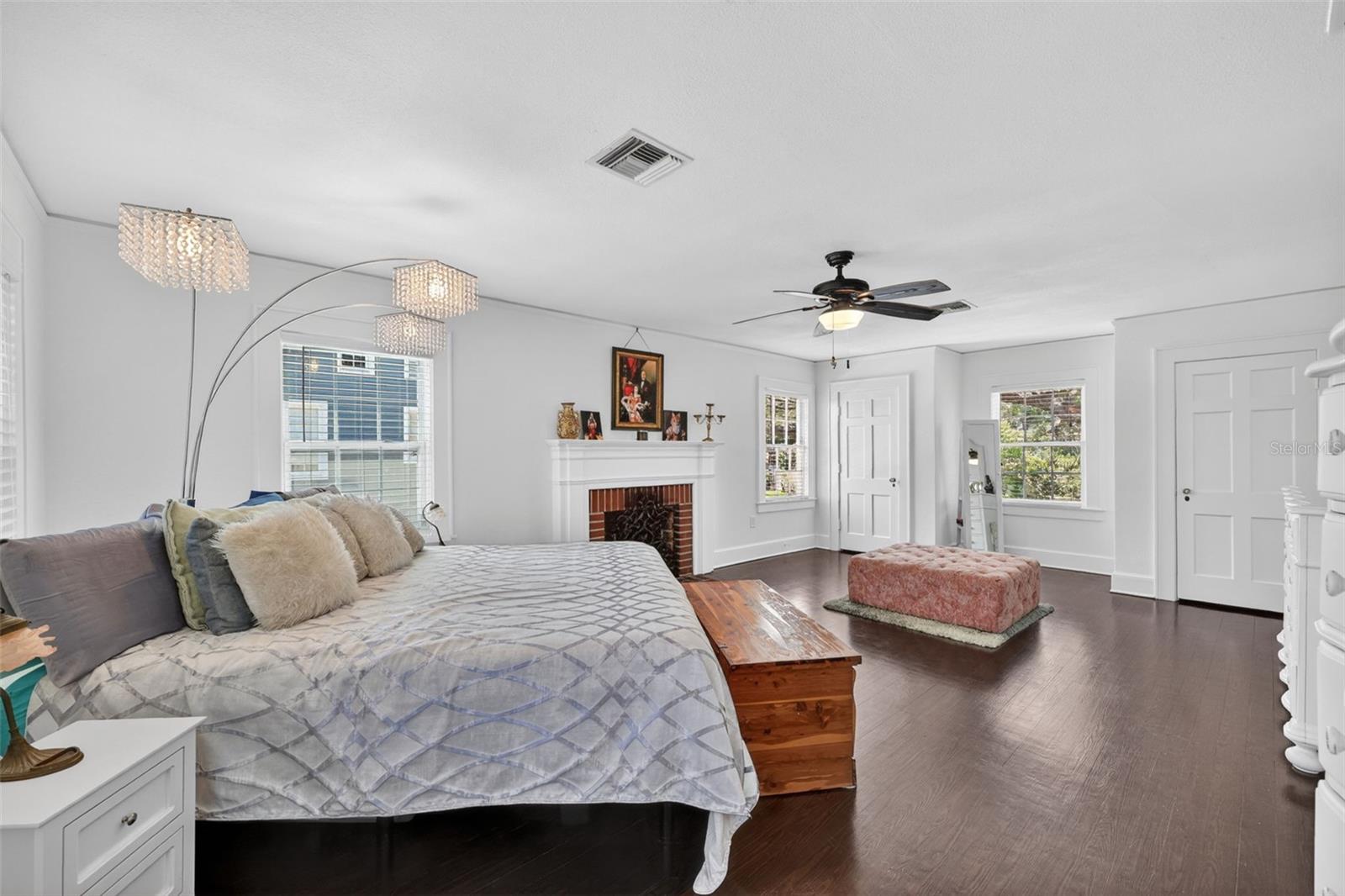 320 N BETTY LN, CLEARWATER, FL, 33755