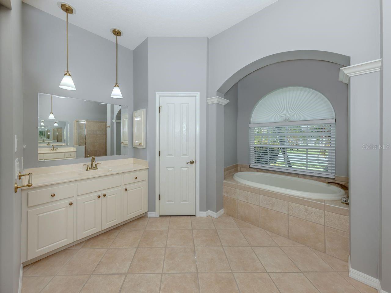 715 THISTLELAKE DR, VENICE, FL, 34293