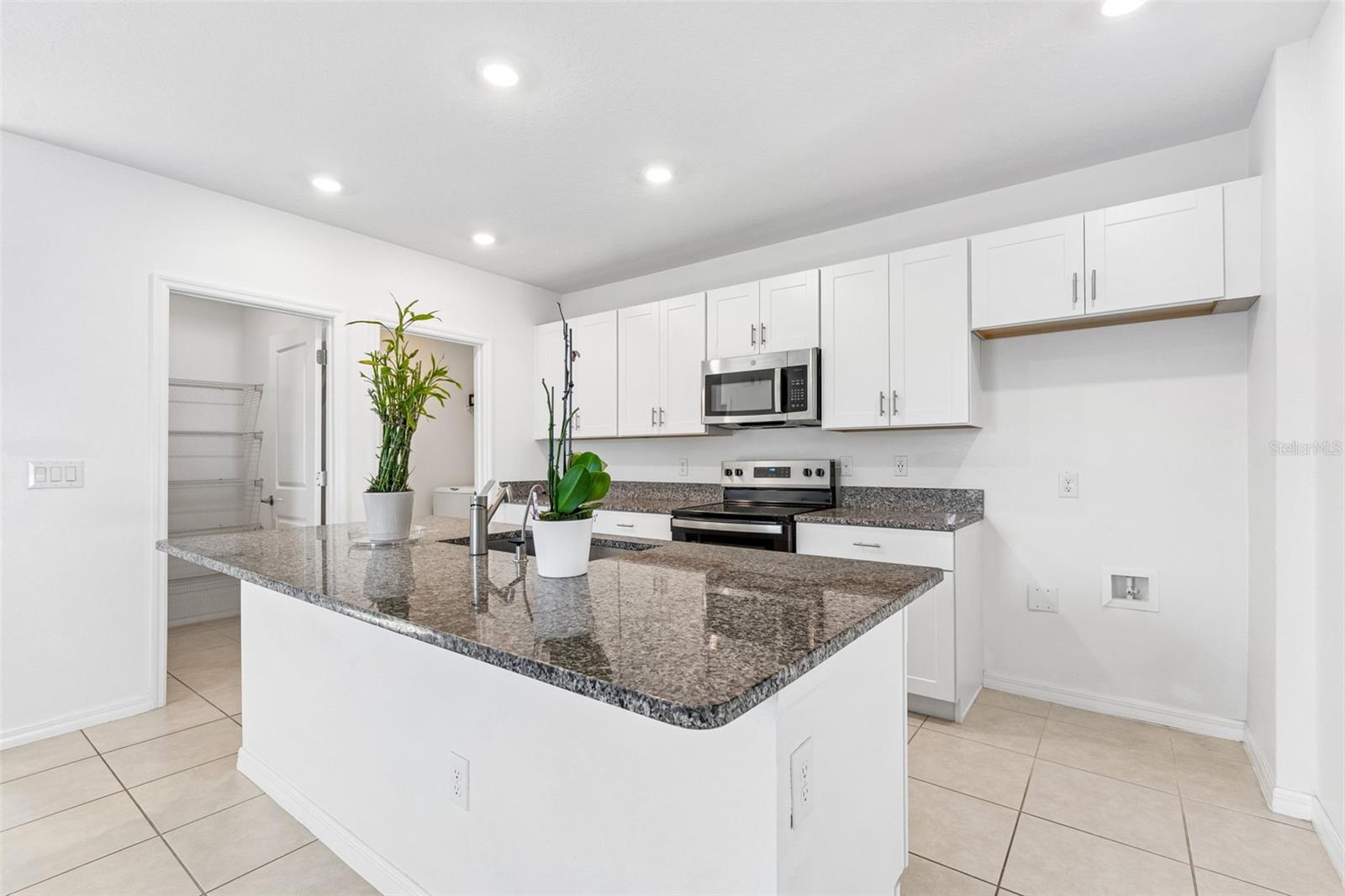 6450 BACK FORTY LOOP, ZEPHYRHILLS, FL, 33541