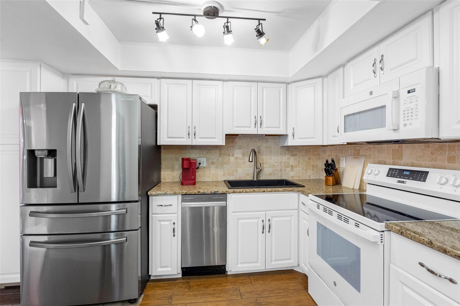 1150 ORANGE TREE CIR E #D, PALM HARBOR, FL, 34684
