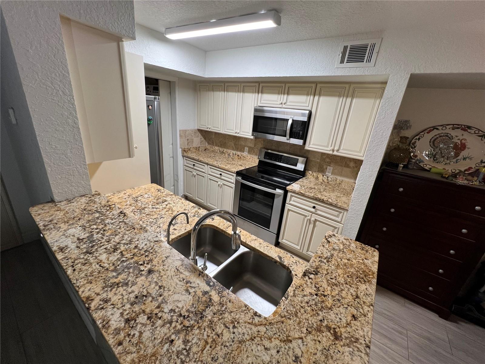 5587 DEVONBRIAR WAY #J105, ORLANDO, FL, 32822