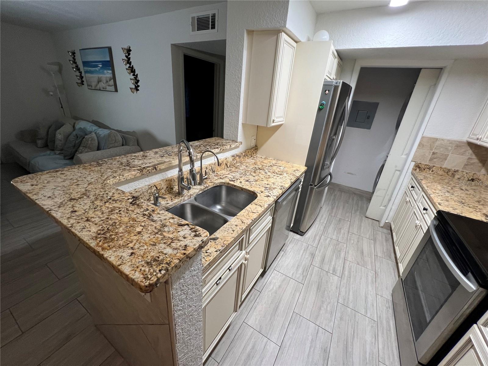 5587 DEVONBRIAR WAY #J105, ORLANDO, FL, 32822