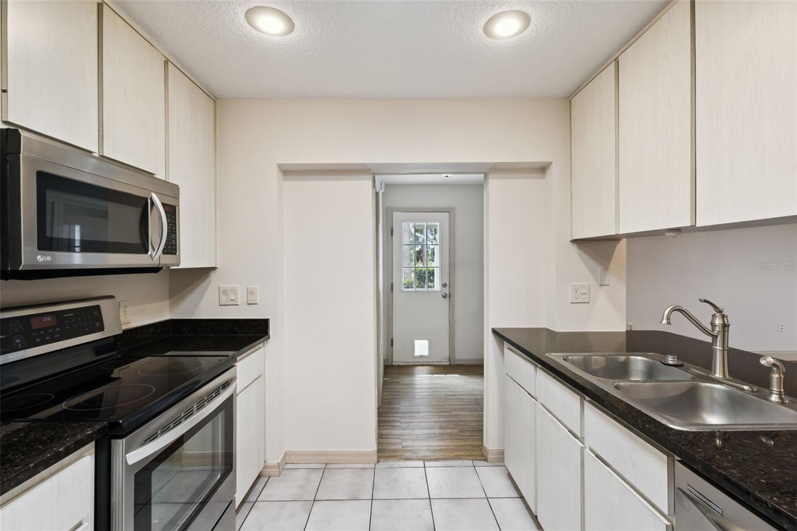 2993 POPLAR AVE, LEESBURG, FL, 34748