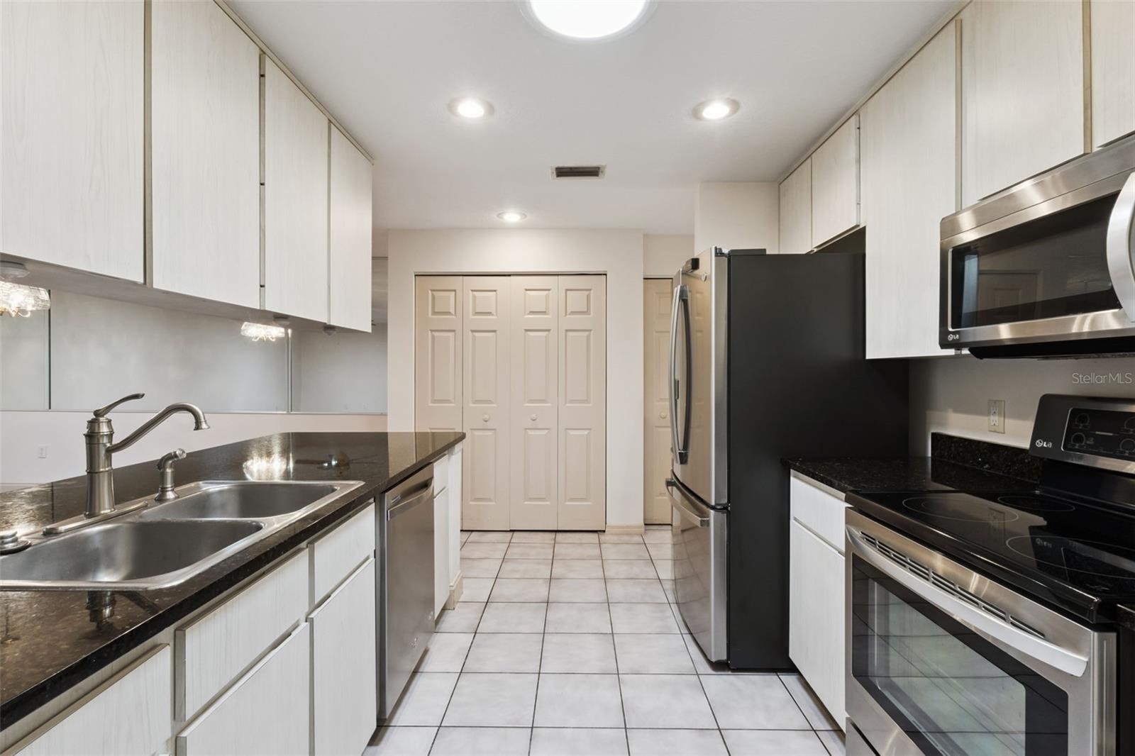 2993 POPLAR AVE, LEESBURG, FL, 34748