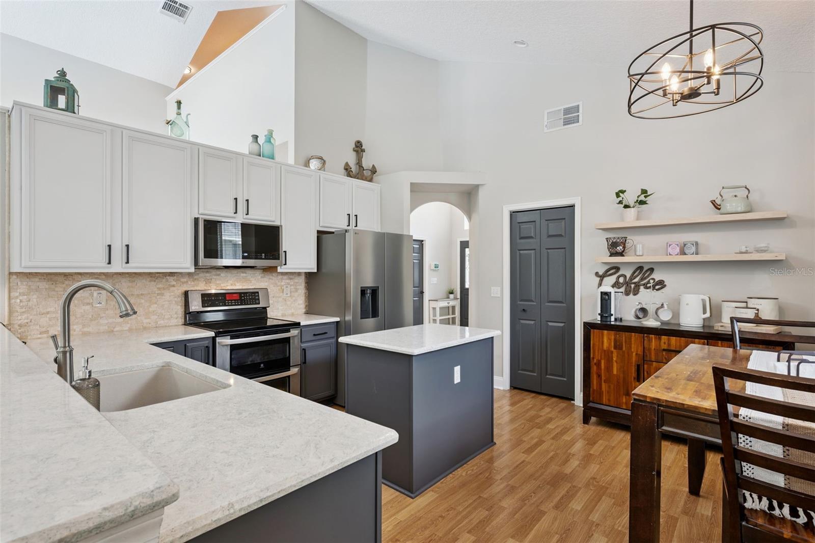2563 WALNUT HEIGHTS RD, APOPKA, FL, 32703