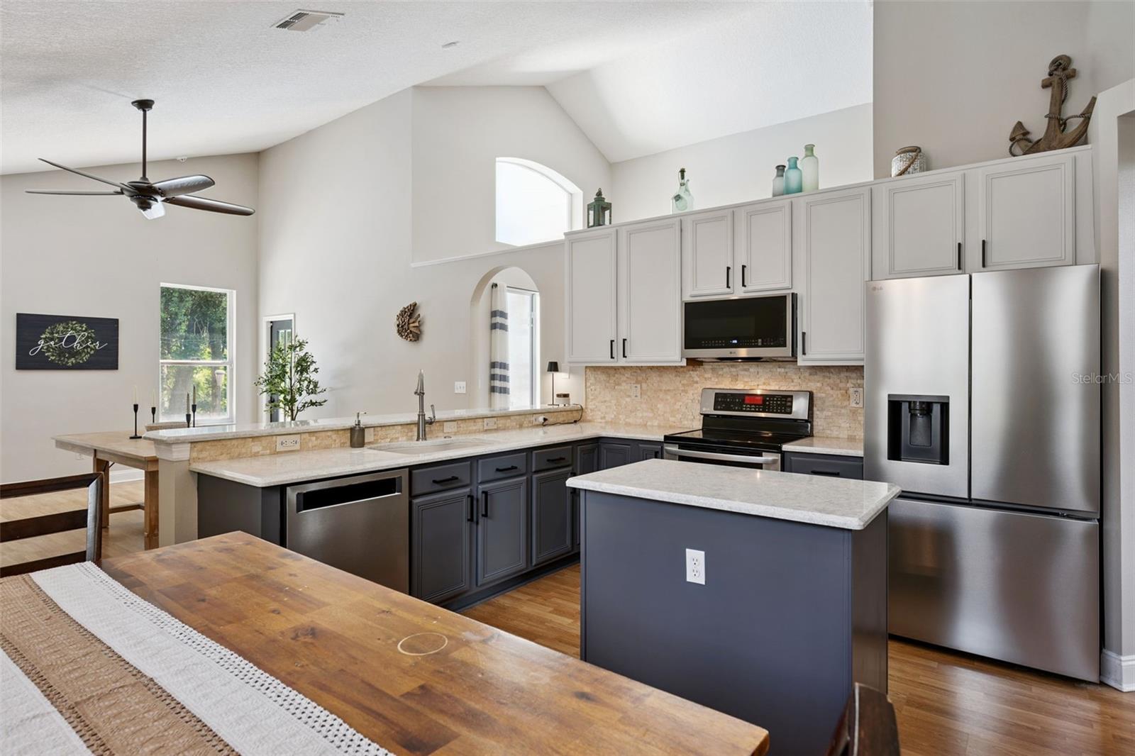 2563 WALNUT HEIGHTS RD, APOPKA, FL, 32703