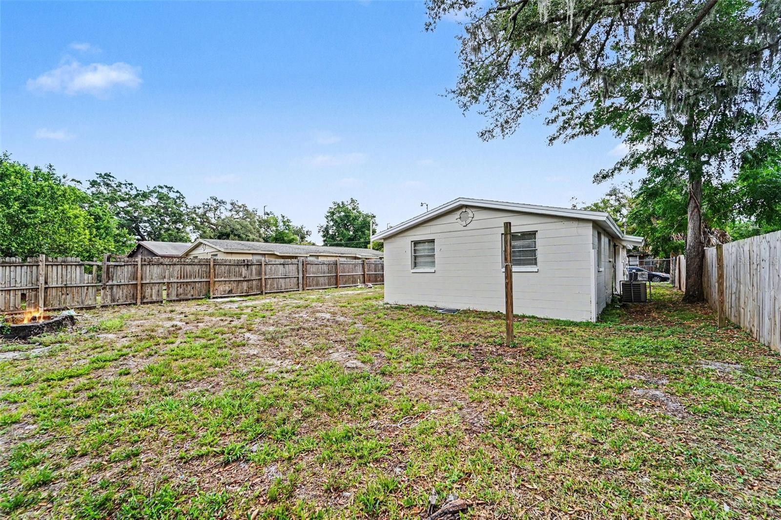 10112 N LANTANA AVE, TAMPA, FL, 33612