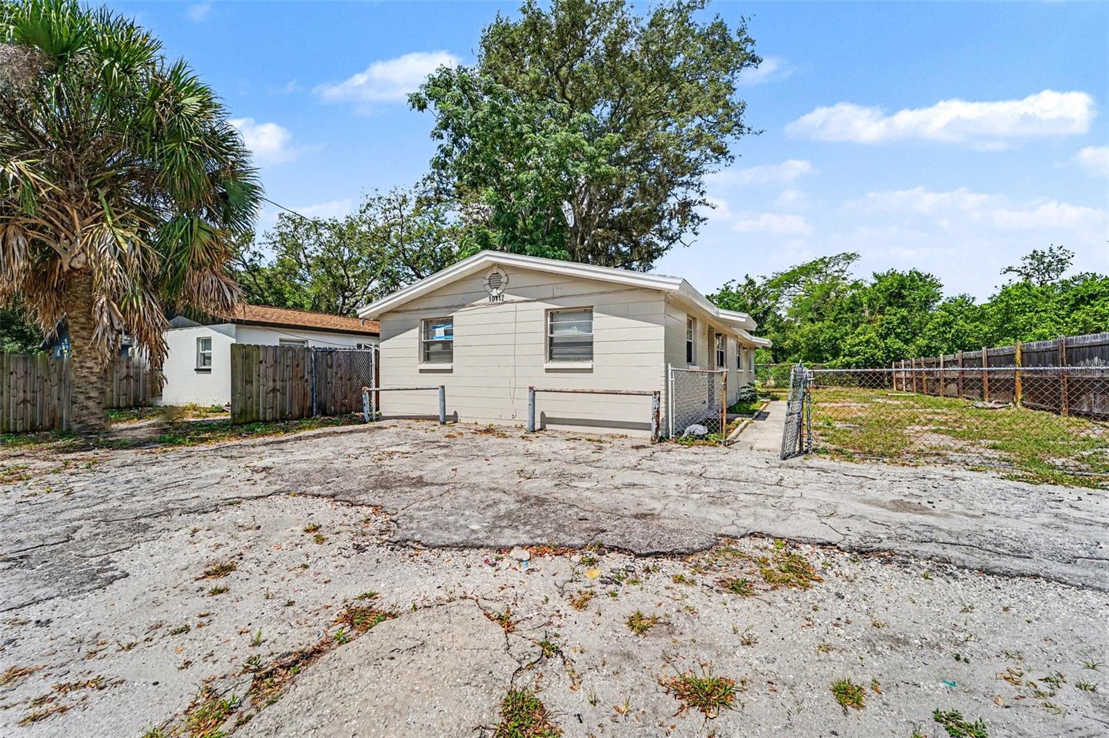 10112 N LANTANA AVE, TAMPA, FL, 33612