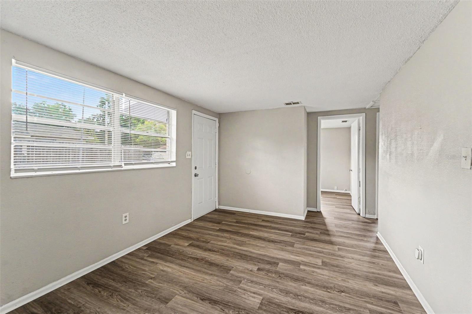 10112 N LANTANA AVE, TAMPA, FL, 33612