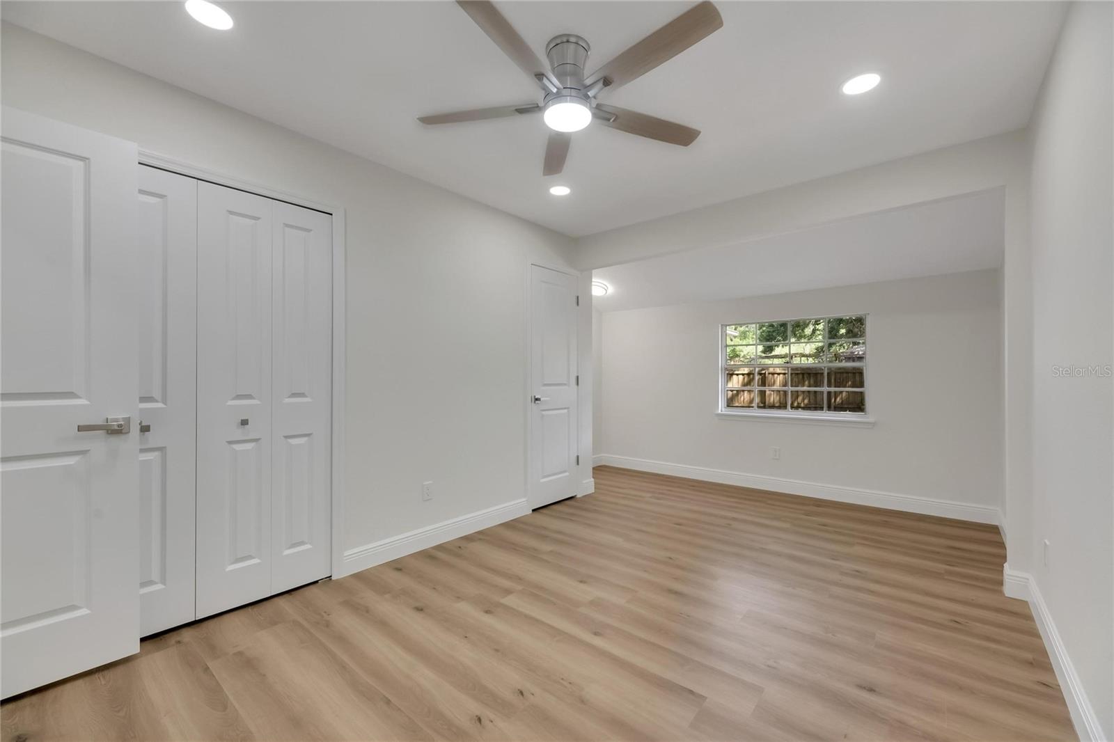 2207 PARKWOOD DR, VALRICO, FL, 33594