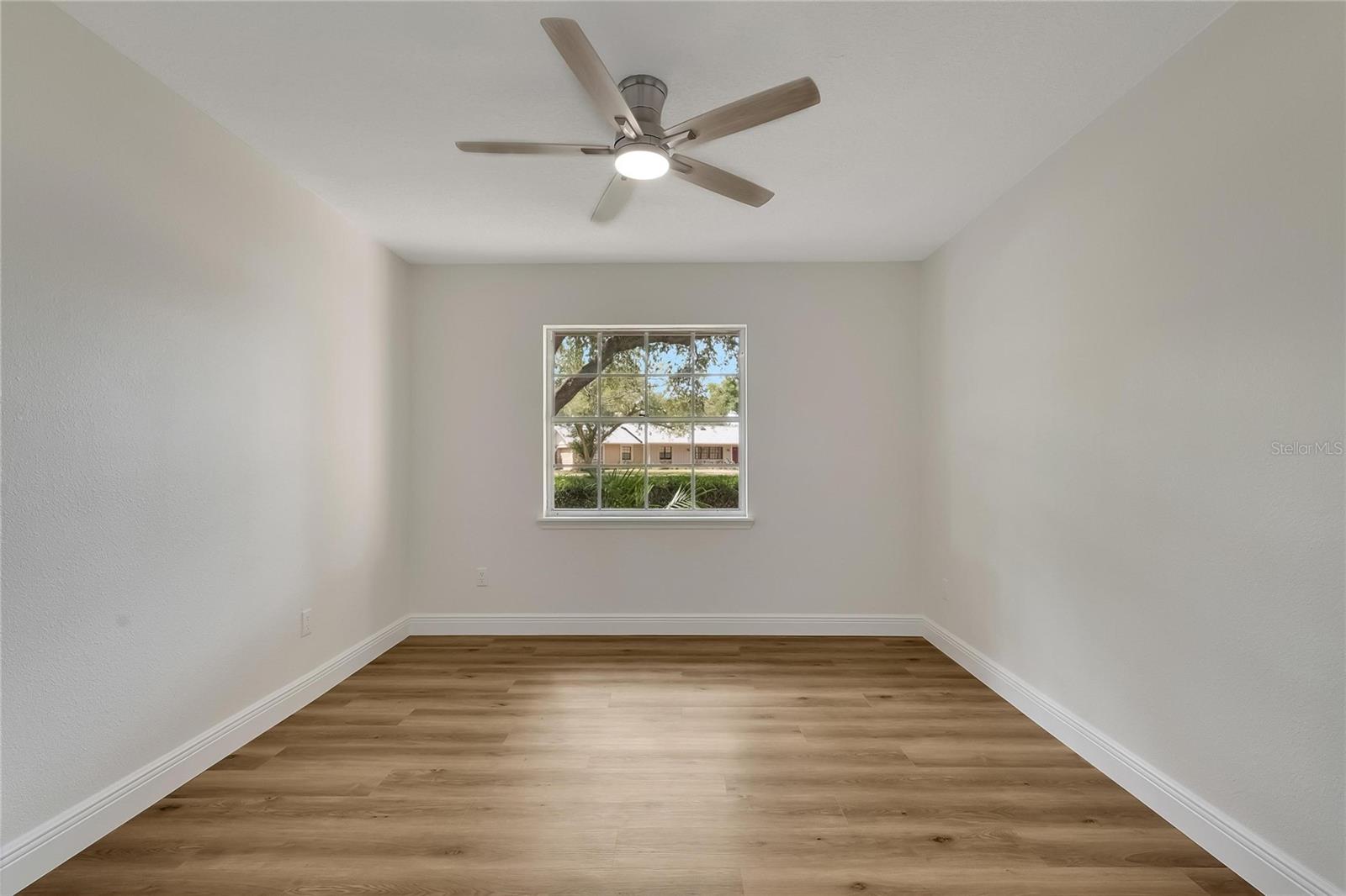 2207 PARKWOOD DR, VALRICO, FL, 33594