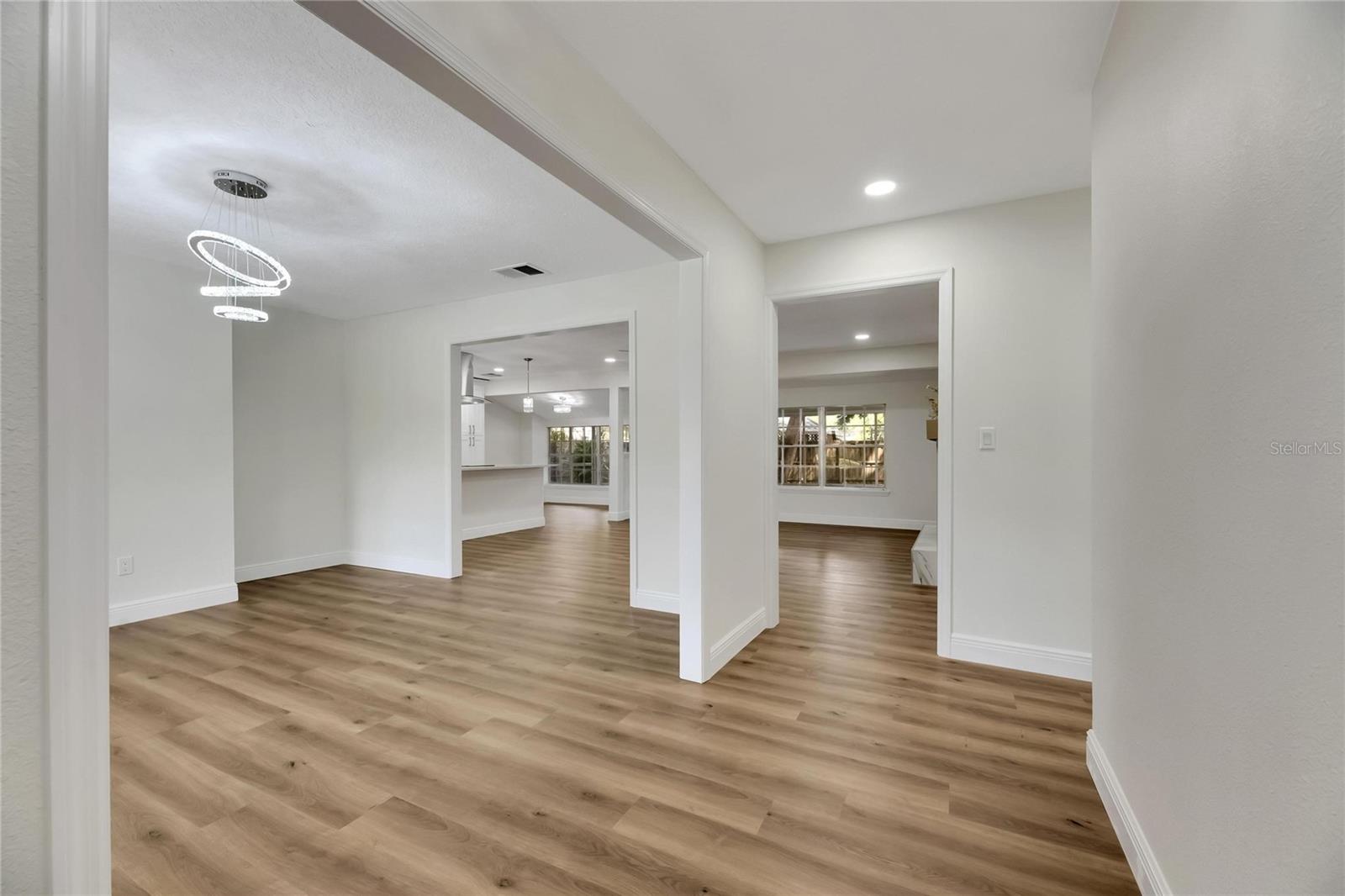 2207 PARKWOOD DR, VALRICO, FL, 33594