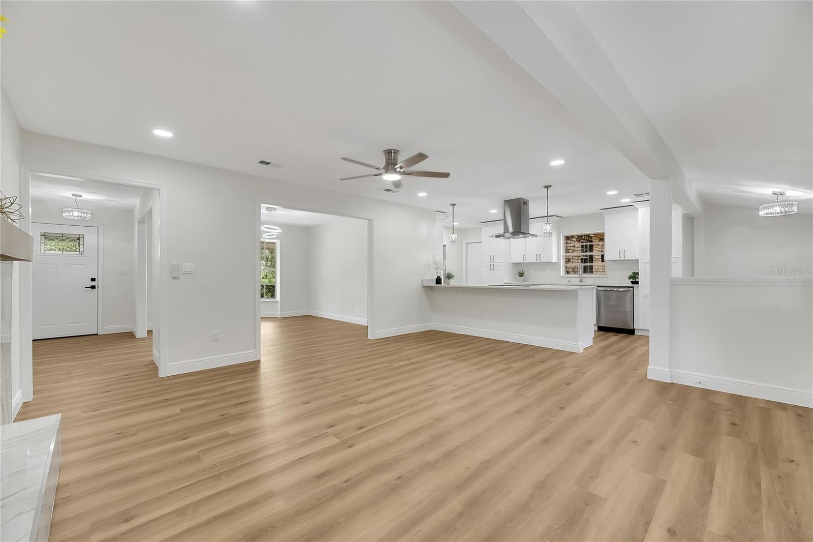 2207 PARKWOOD DR, VALRICO, FL, 33594