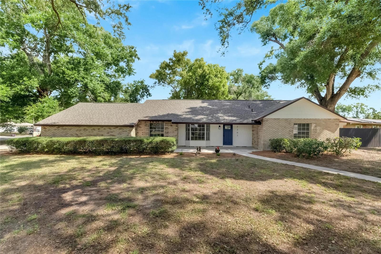 2207 PARKWOOD DR, VALRICO, FL, 33594