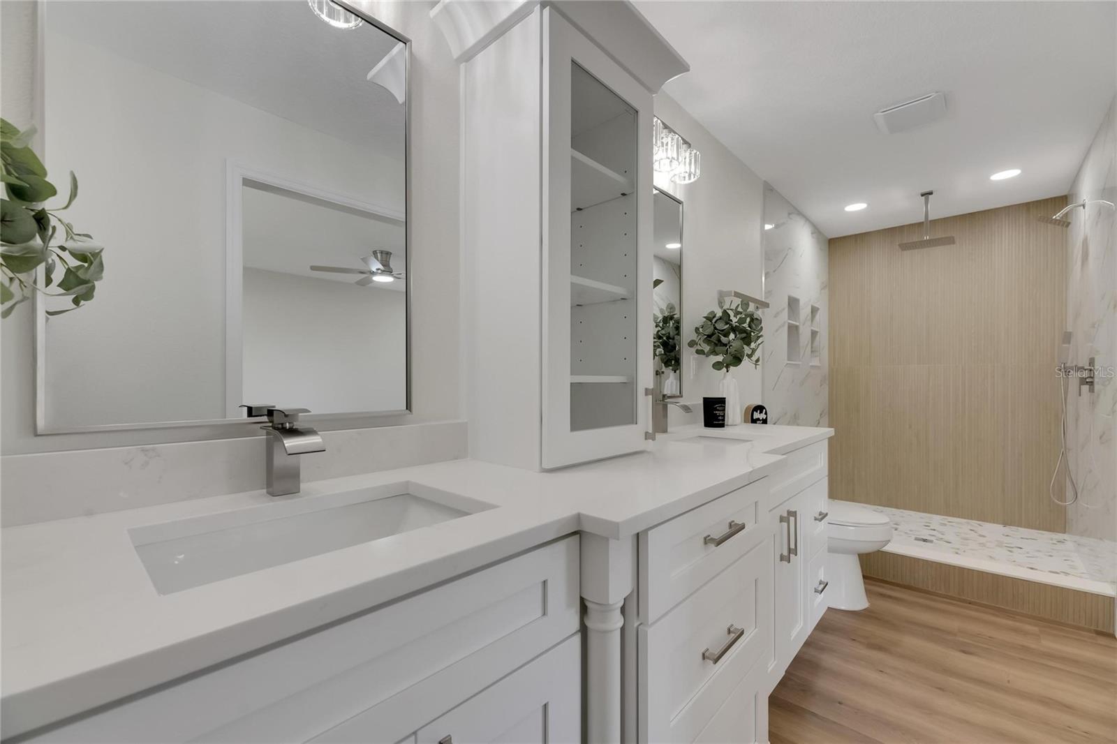 2207 PARKWOOD DR, VALRICO, FL, 33594