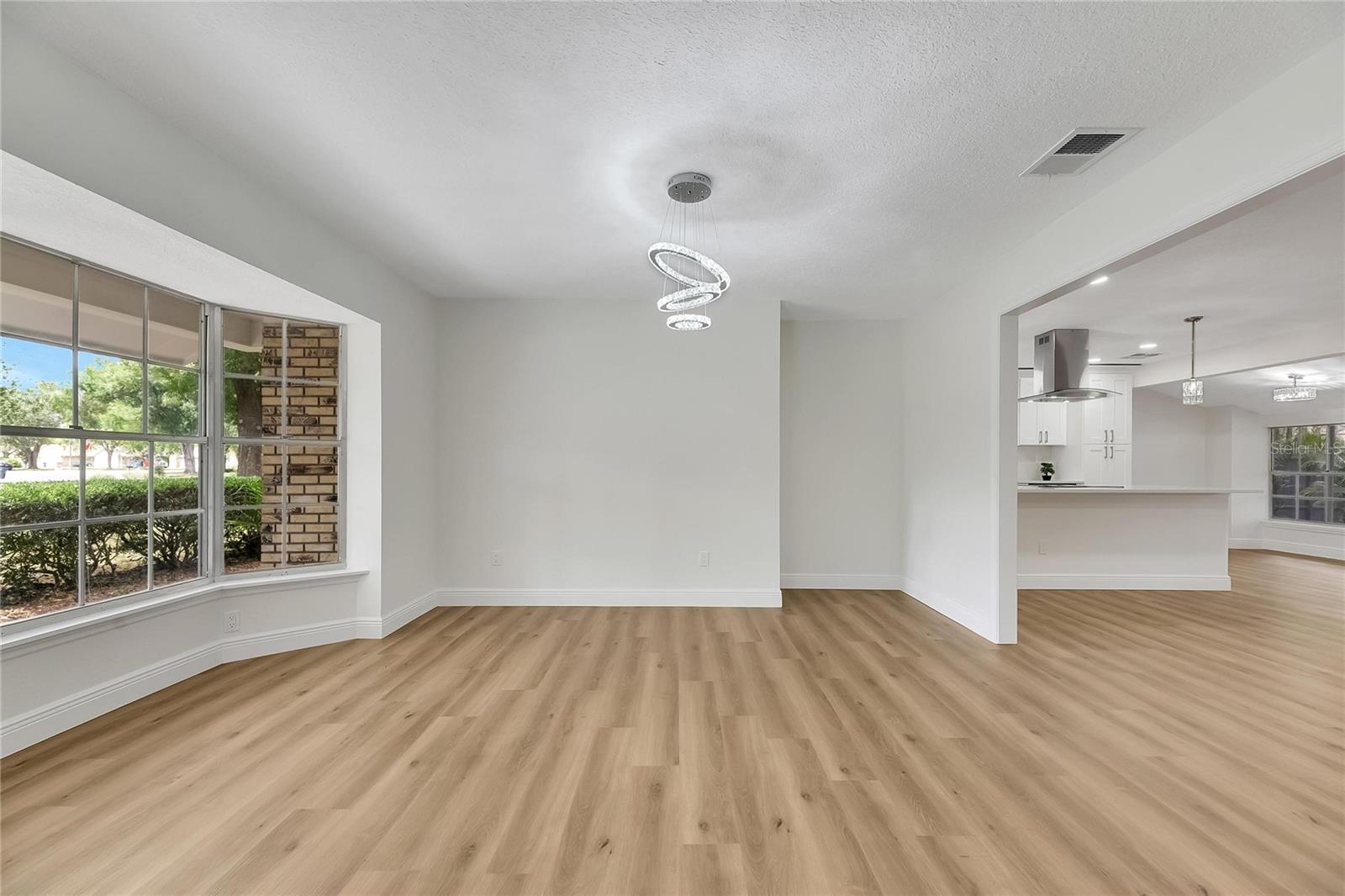 2207 PARKWOOD DR, VALRICO, FL, 33594