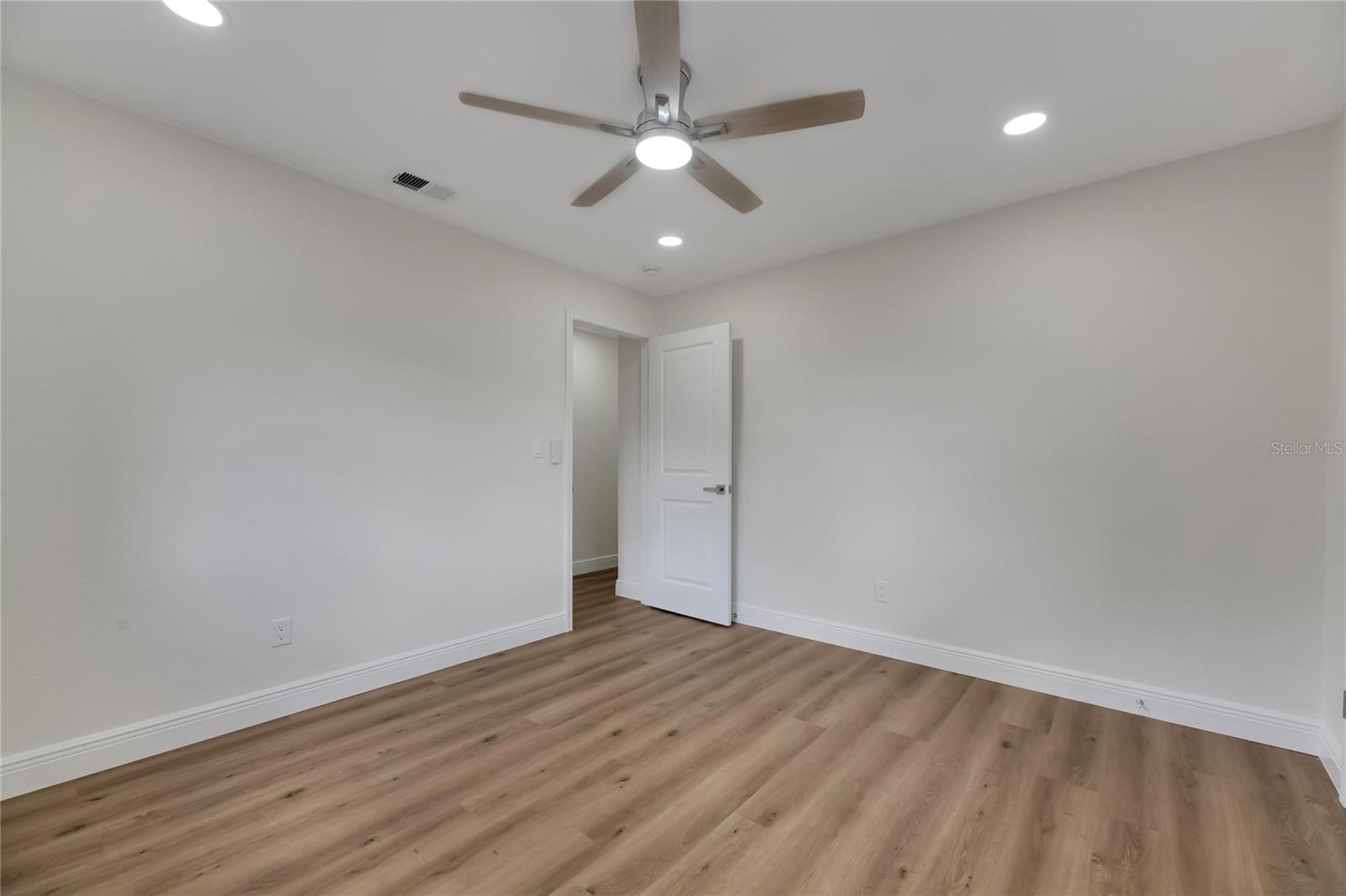 2207 PARKWOOD DR, VALRICO, FL, 33594