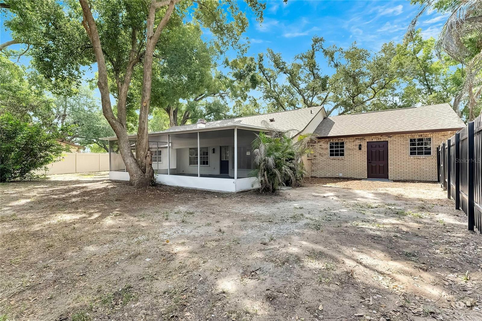 2207 PARKWOOD DR, VALRICO, FL, 33594